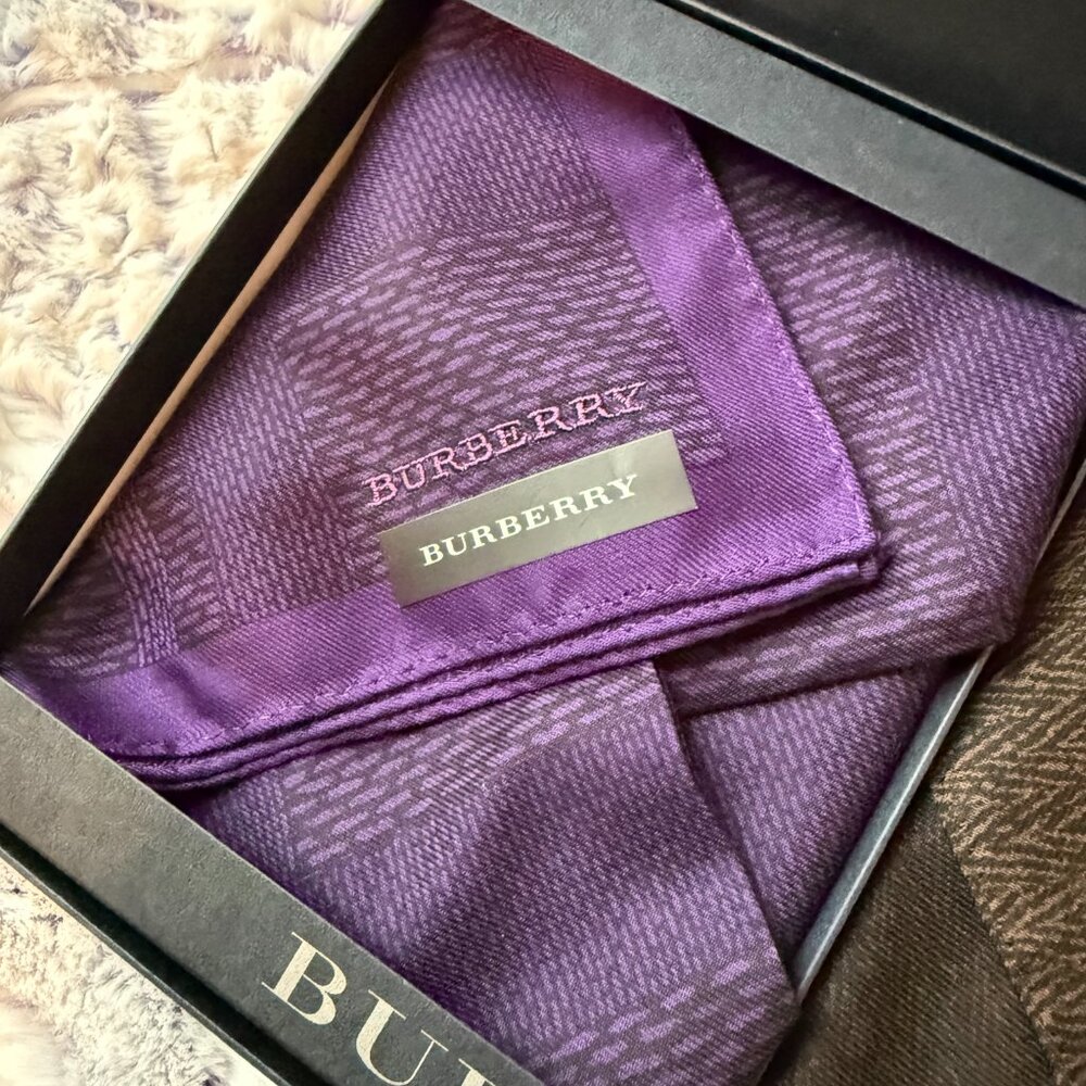 NIB Burberry Handkerchief - Set of 2 - Picture 2 of 4